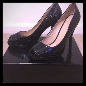Size 11 Colin Stuart Peep Toe Heels